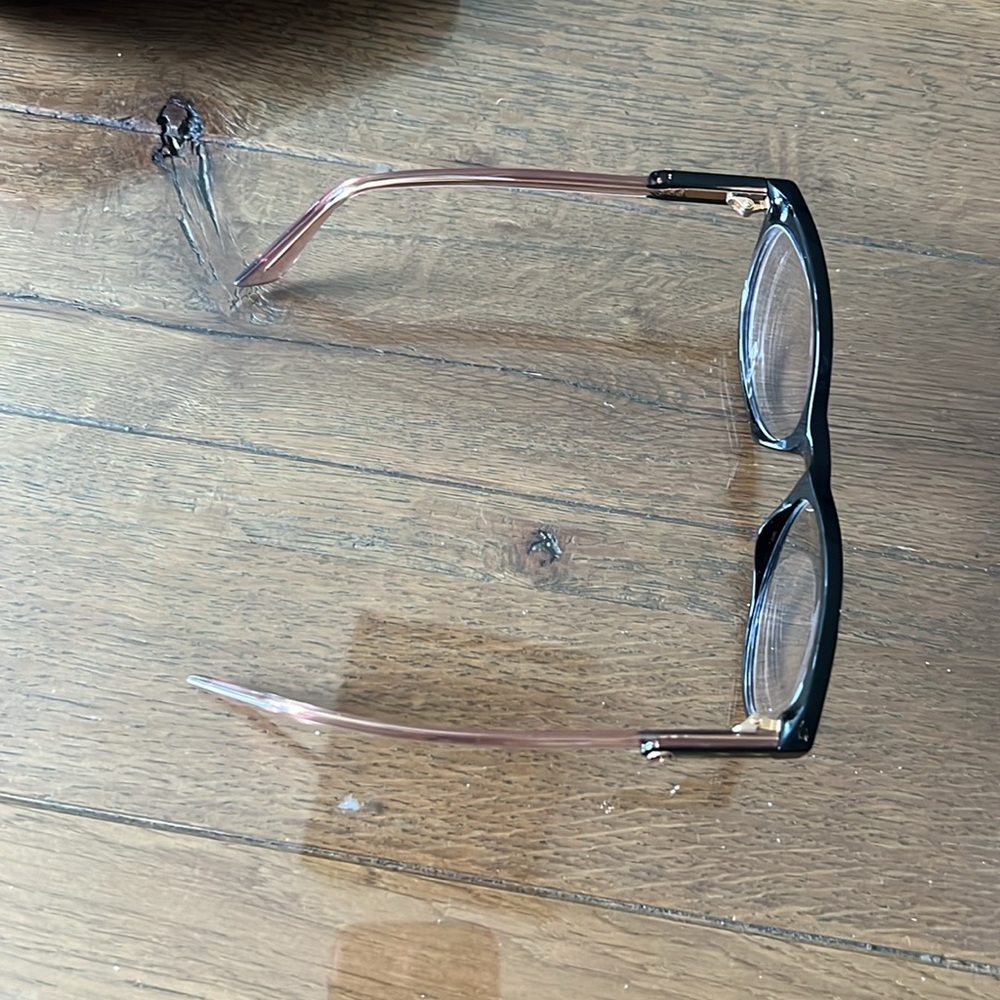 Authentic Never Used Gucci Frames - image 4